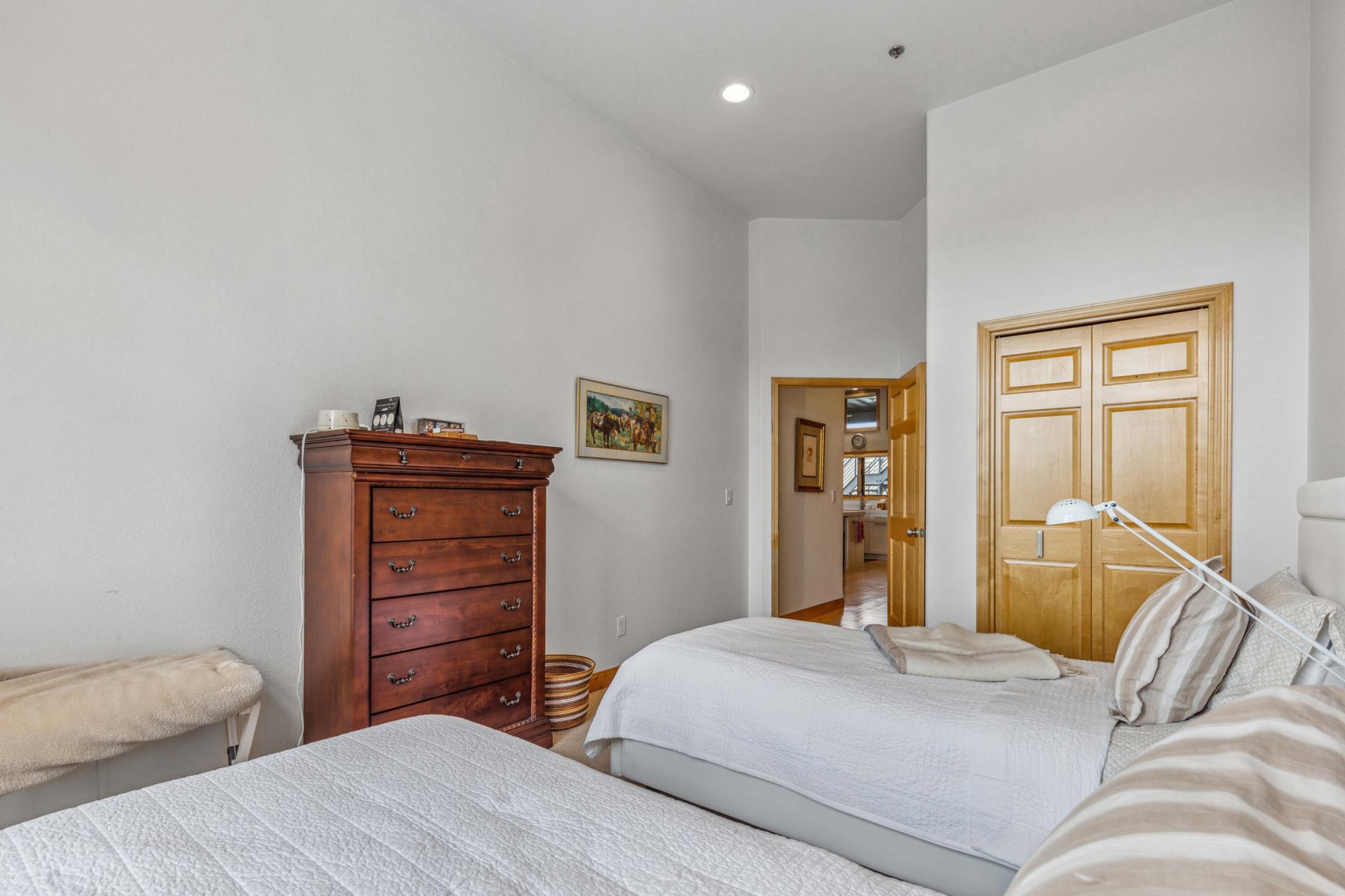 2 bedroom