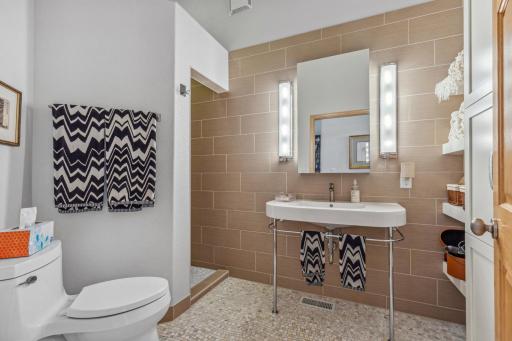 2nd bathroom