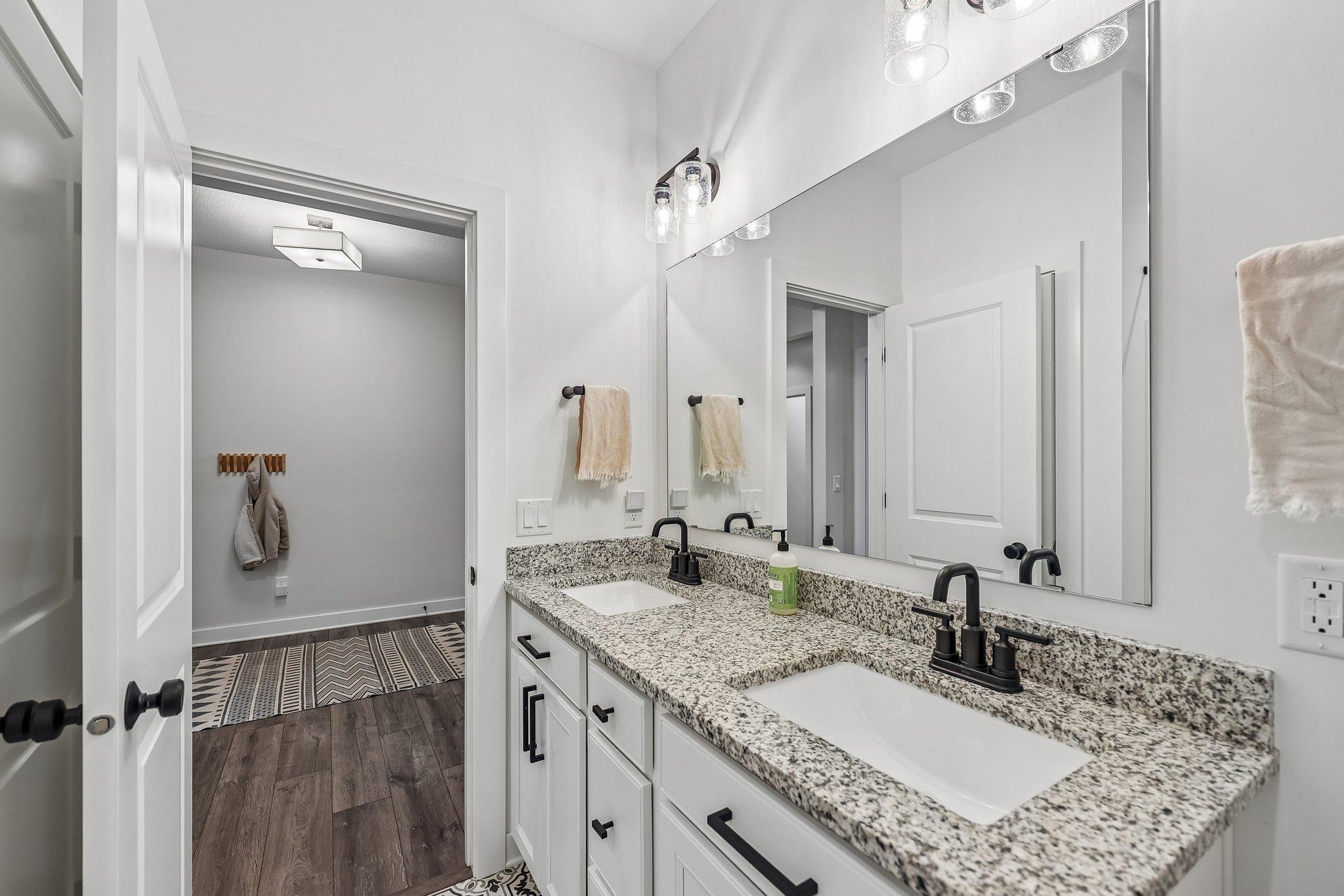 2800 Isabelle Dr 19.jpg