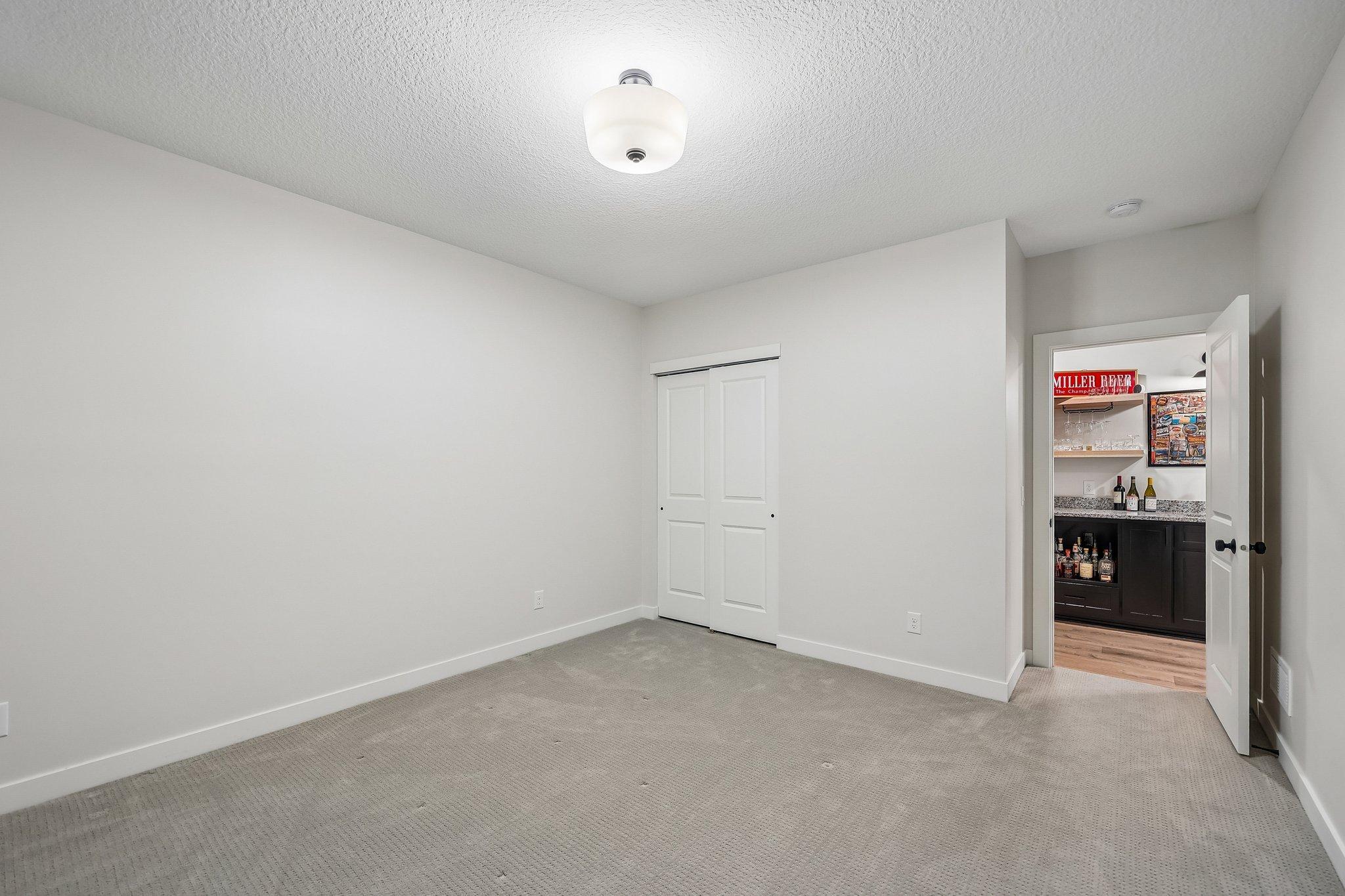 2800 Isabelle Dr 34.jpg