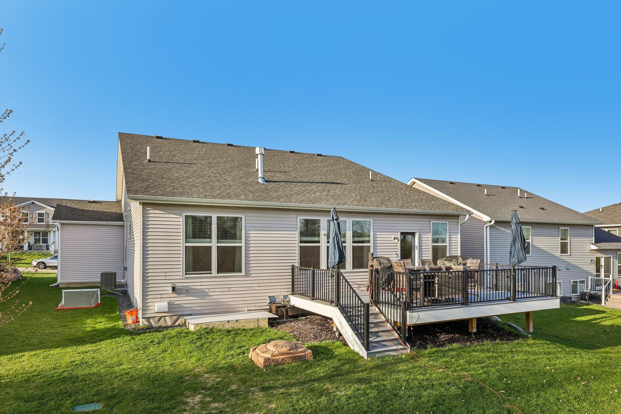 2800 Isabelle Dr 48.jpg