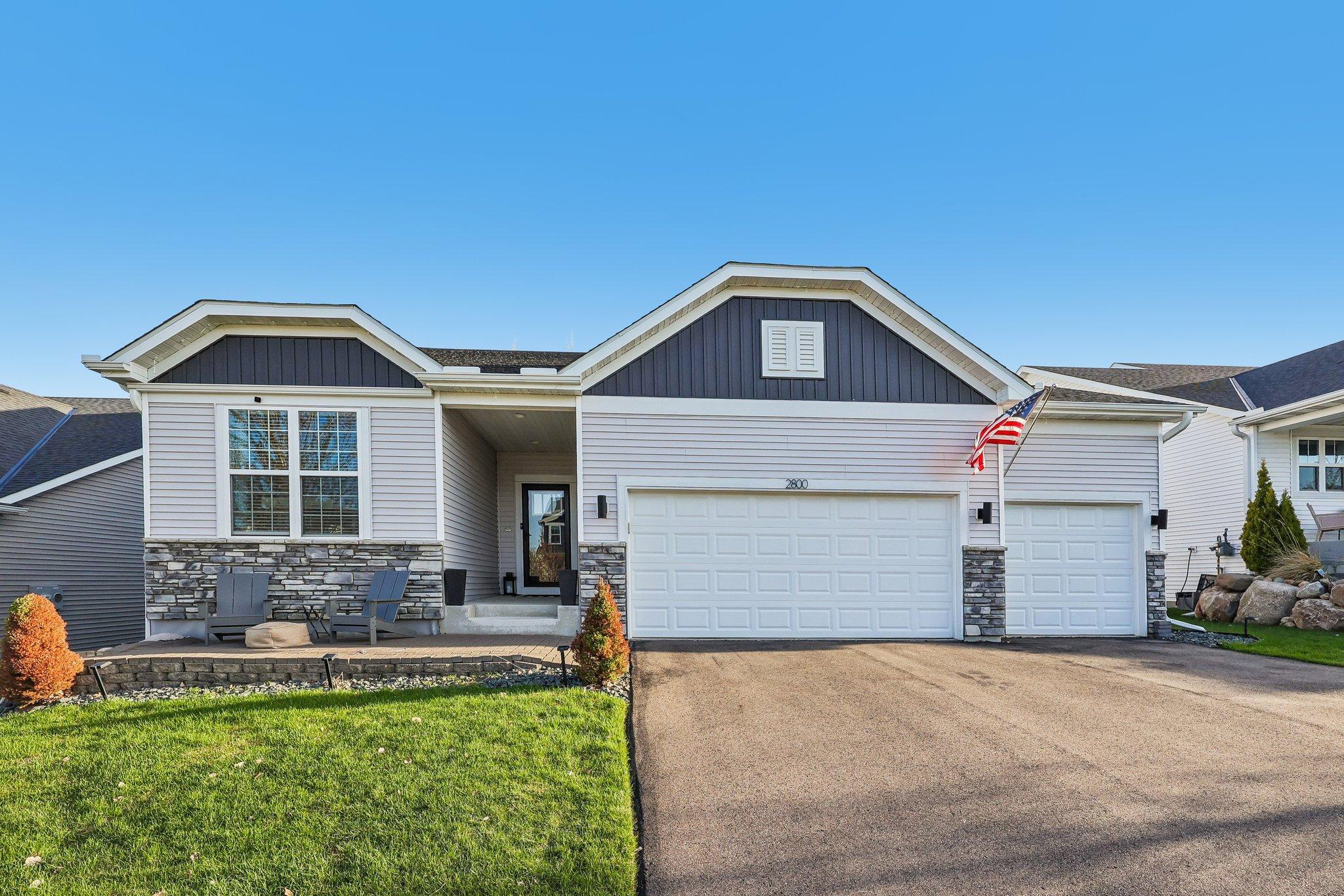 2800 Isabelle Dr 1.jpg