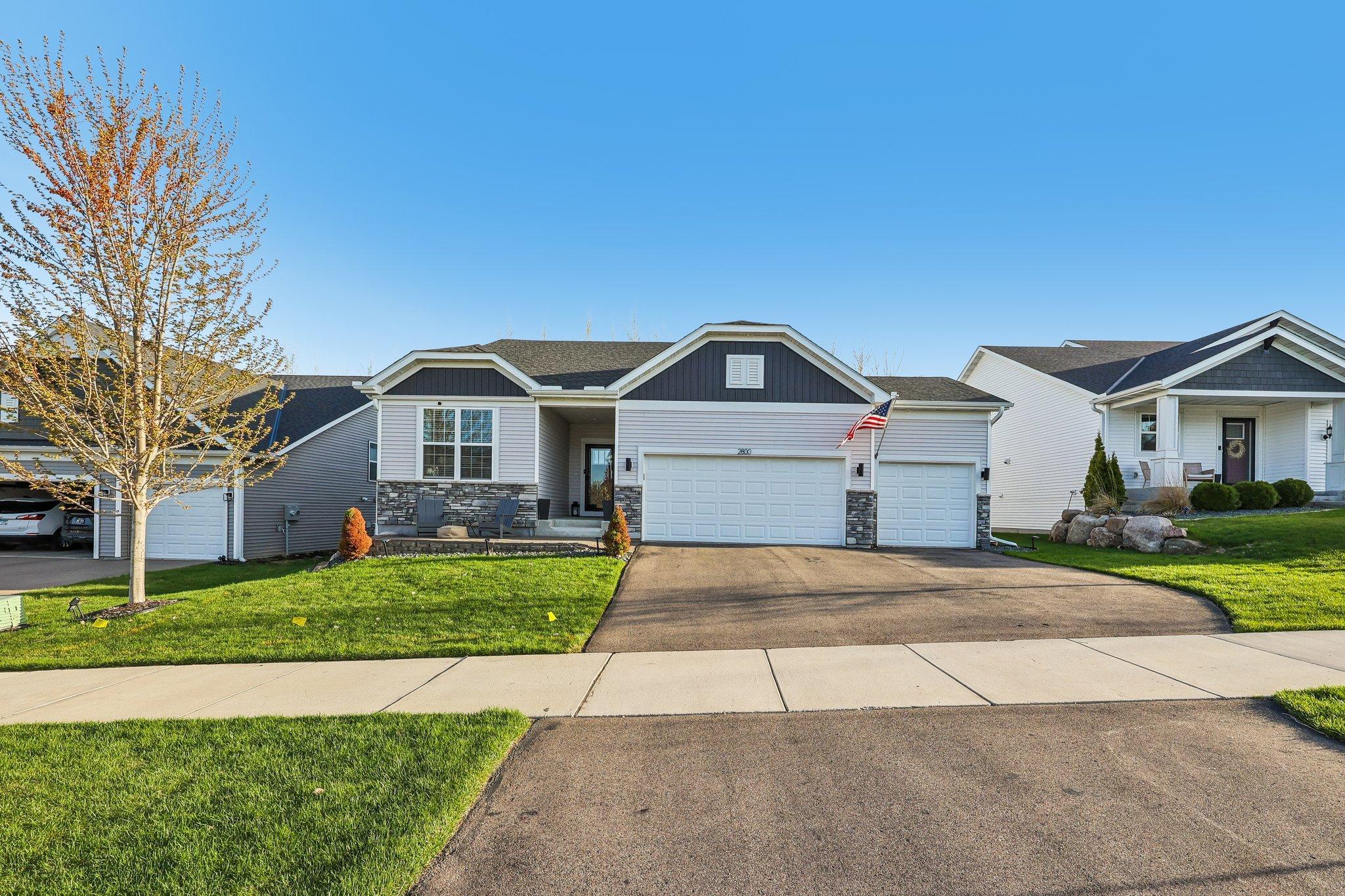 2800 Isabelle Dr 2.jpg