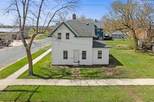 Beautifully refreshed 3-bedroom, 1-bathroom home on a spacious corner lot. Right across the street from Frenzel Park and close to nearby schools, this home offers an unbeatable blend of convenience and comfort.