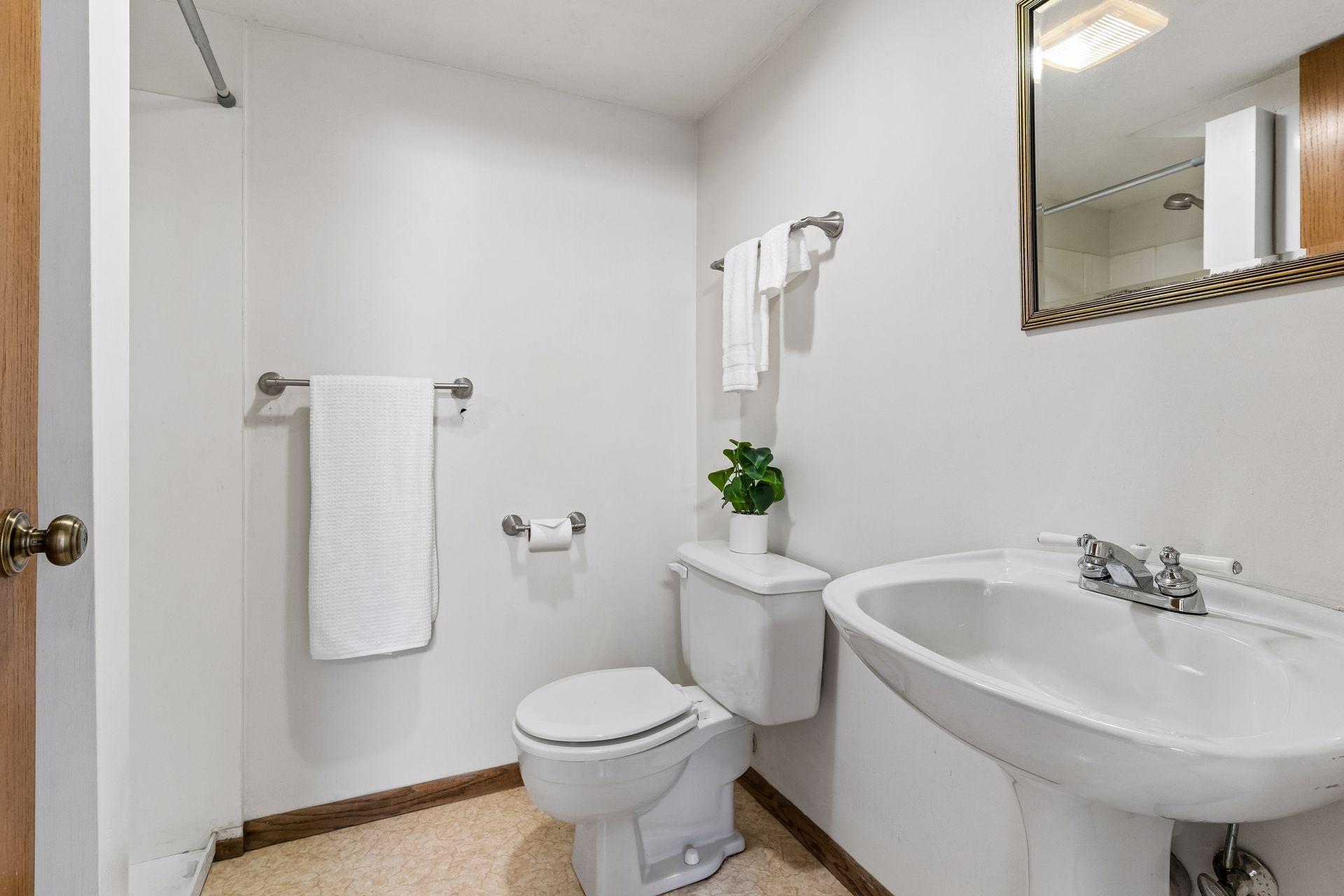 Lower Level Family Room / 3rd Bedroom_2122 East 22nd Street