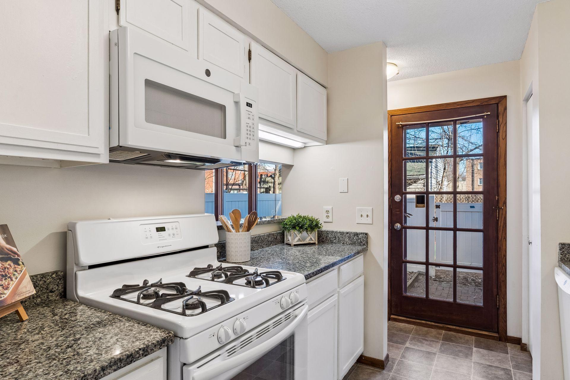 2122 East 22nd Street - Kitchen