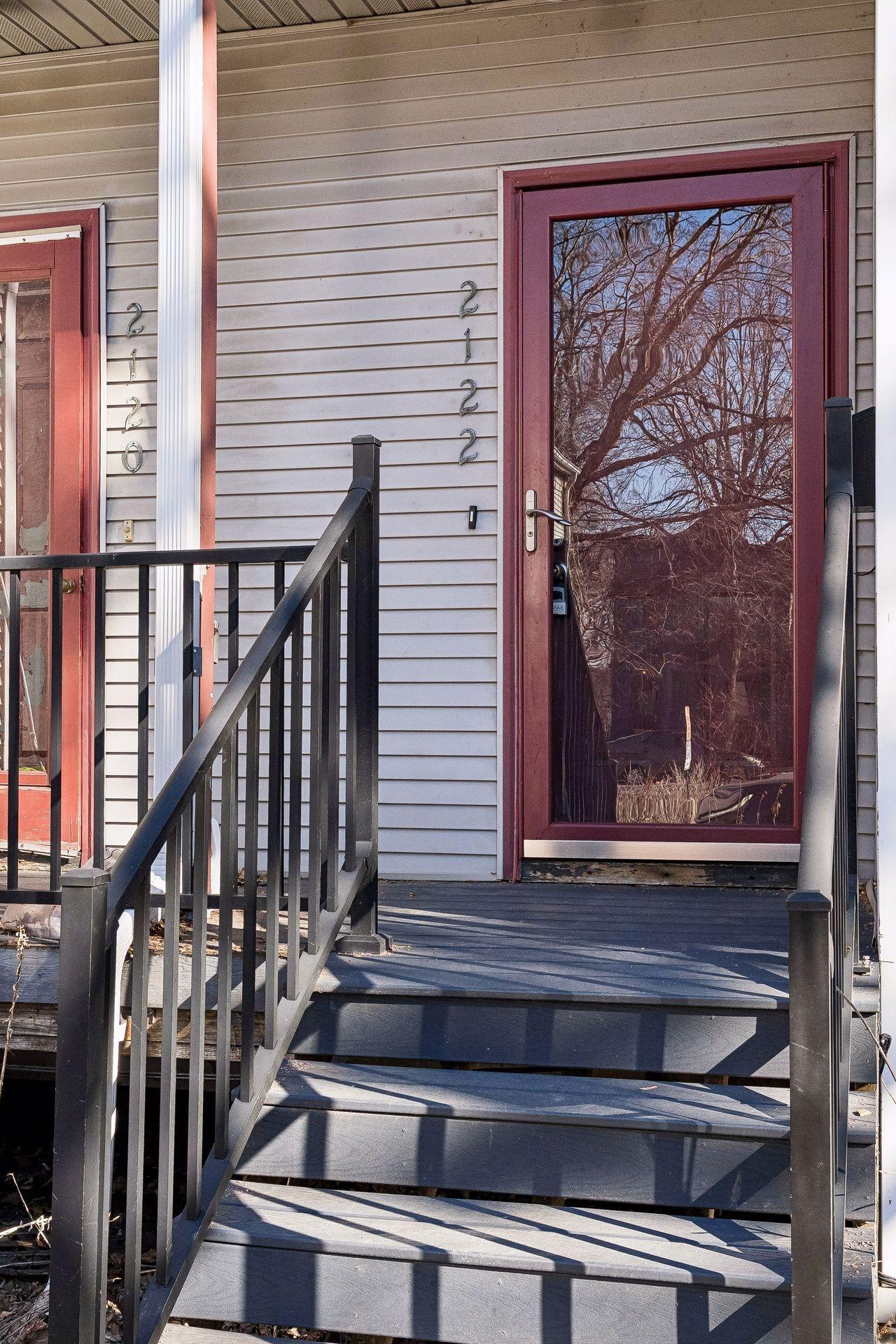 2122 East 22nd Street - Private Entrance