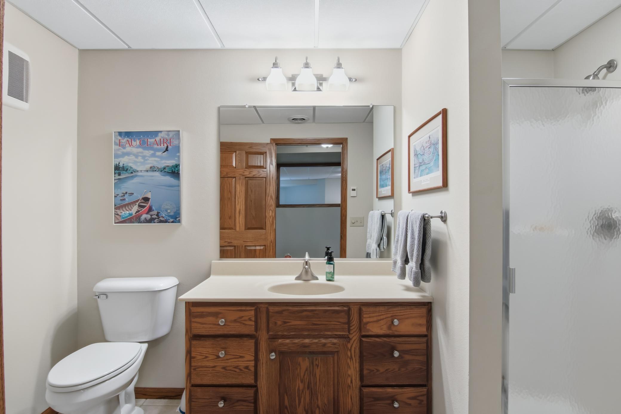 Lower level 3/4 bath