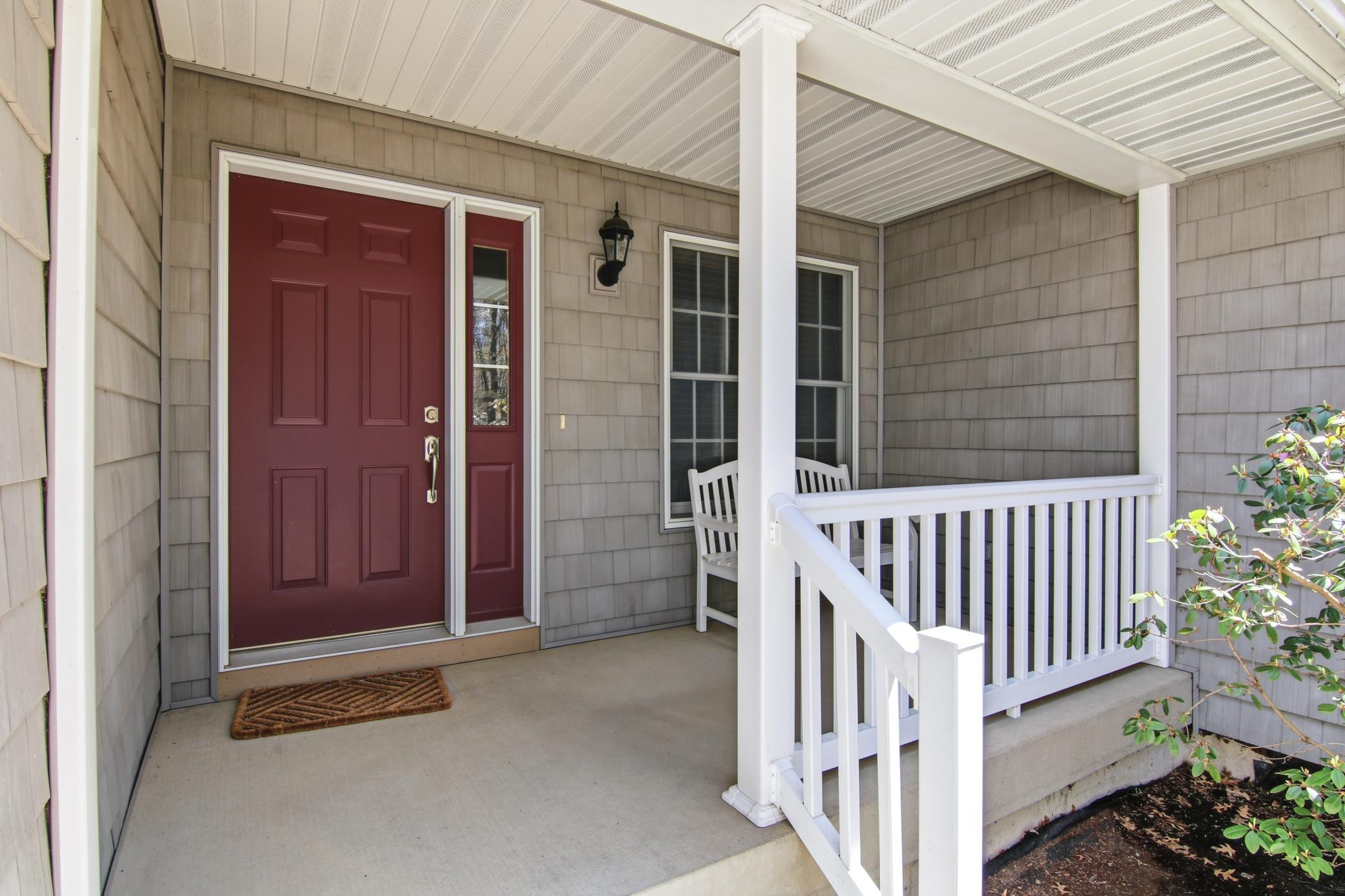 Inviting covered front porch!