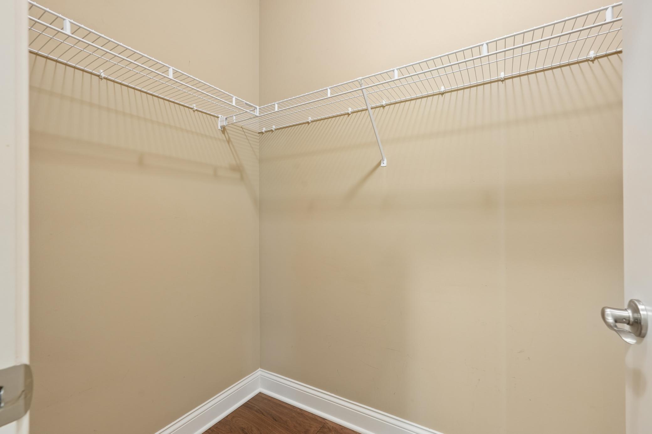 Walkin closet.