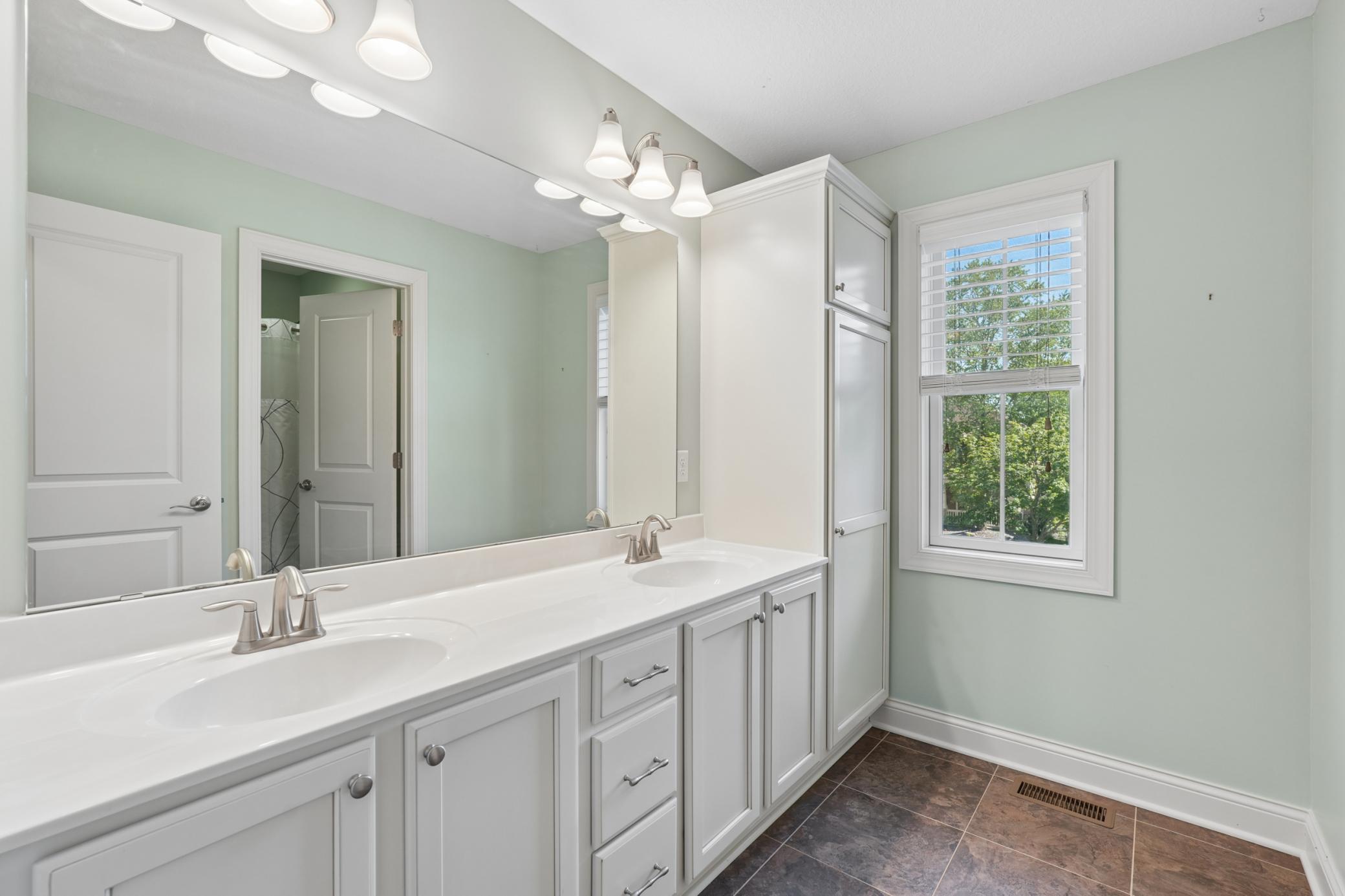 Upper level main bath.