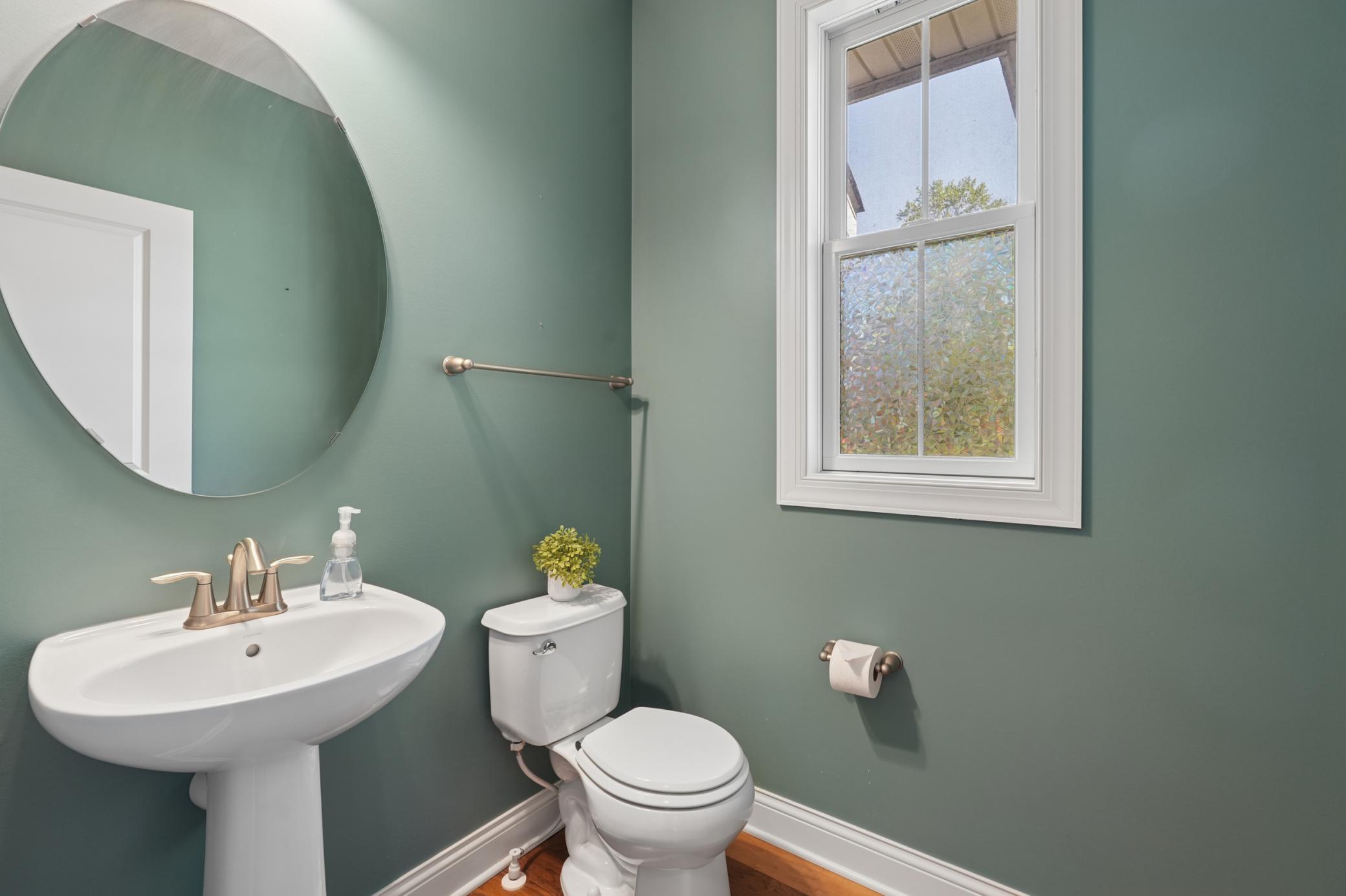 1/2 bath