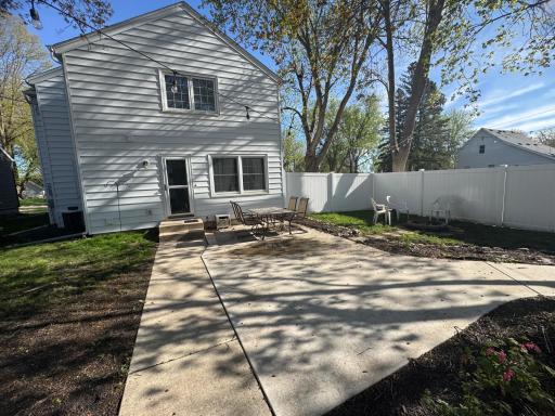 571 E Academy Street, Owatonna, MN 55060
