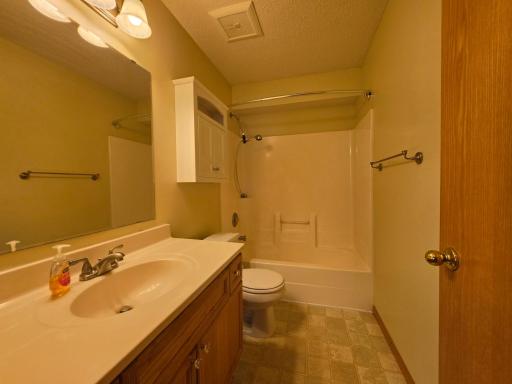 6418 207th Street N, Forest Lake, MN 55025