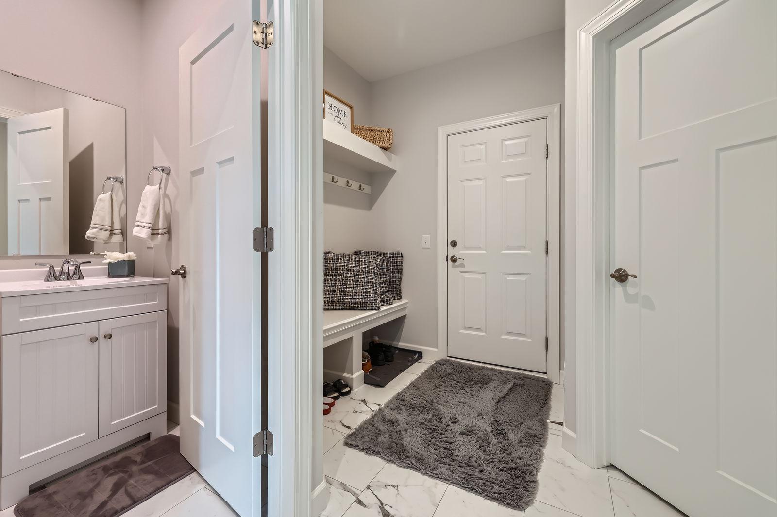12985 Bauer Dr N - Web Quality - 036 - 59 Mudroom.jpg