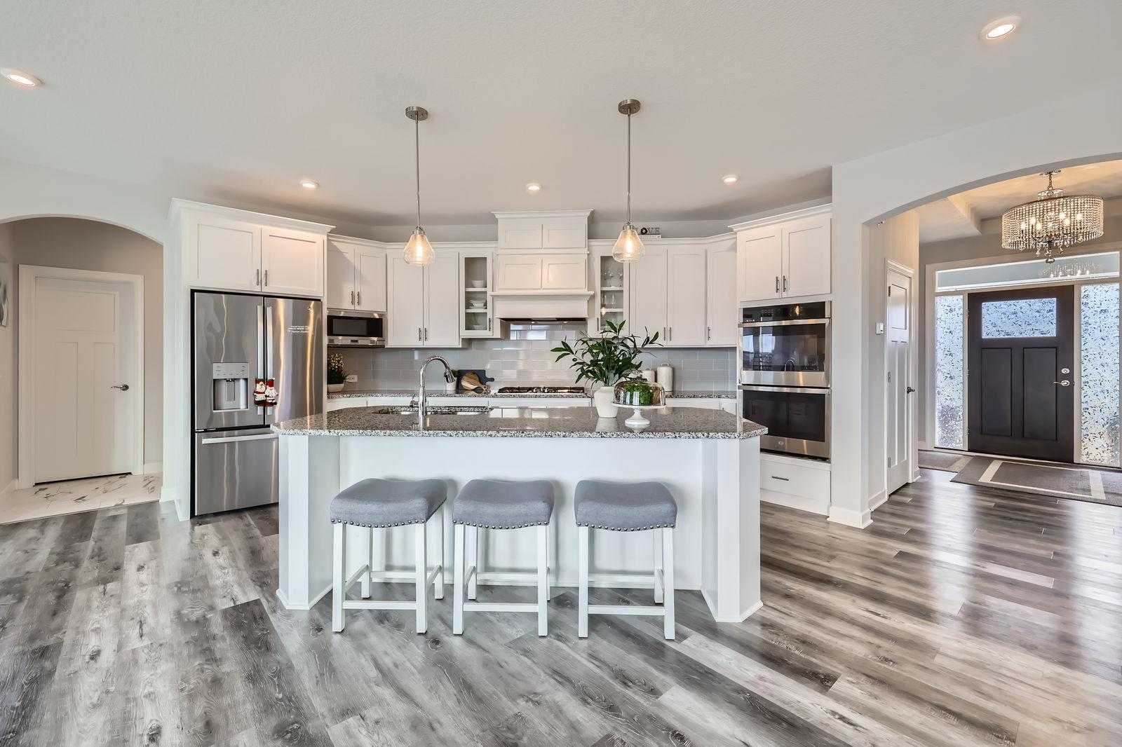 12985 Bauer Dr N - Web Quality - 011 - 17 Kitchen.jpg