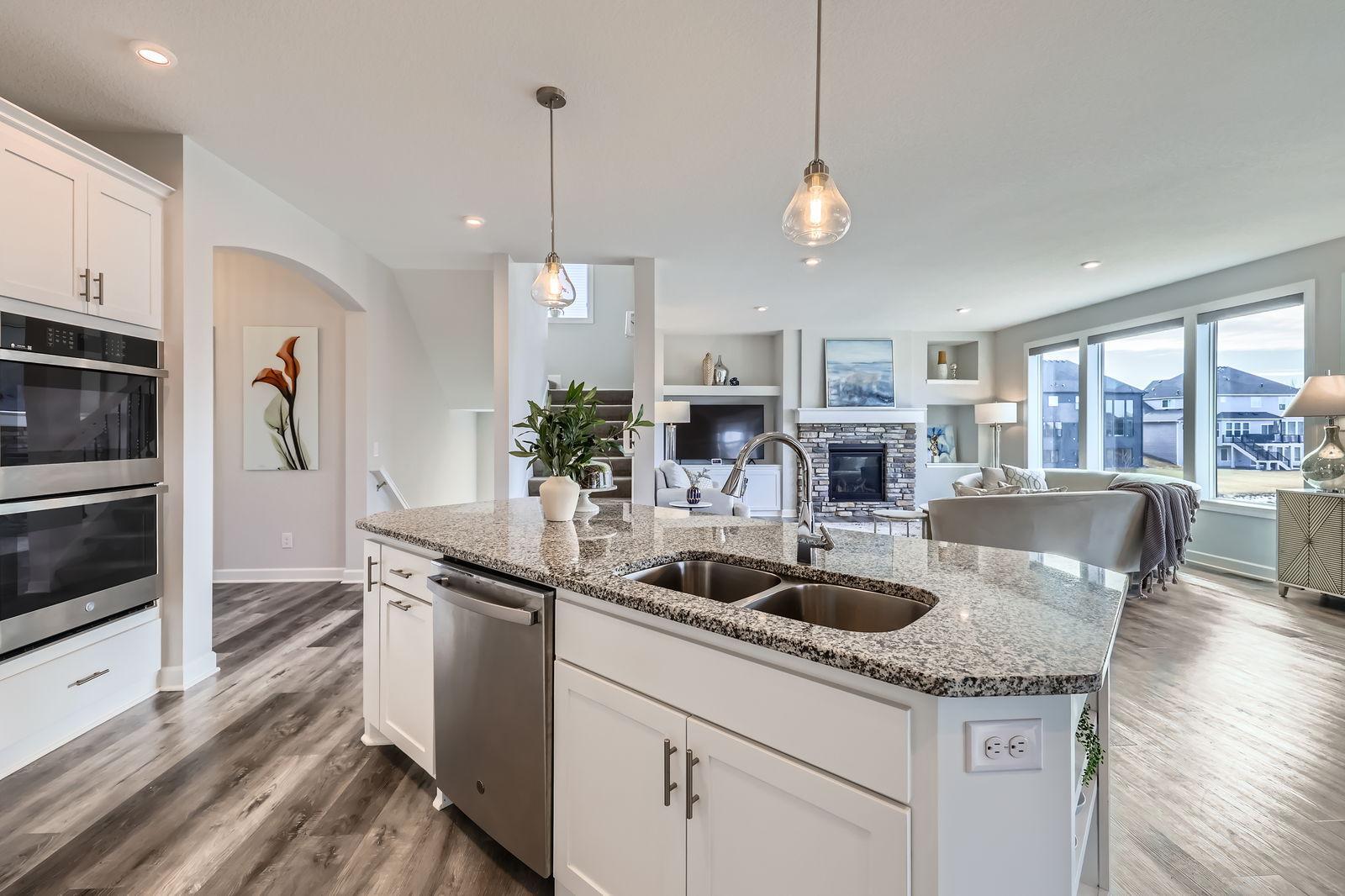 12985 Bauer Dr N - Web Quality - 013 - 20 Kitchen.jpg