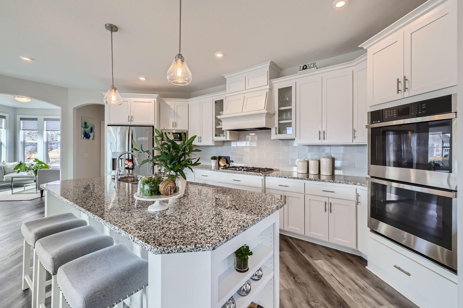 12985 Bauer Dr N - Web Quality - 010 - 14 Kitchen.jpg