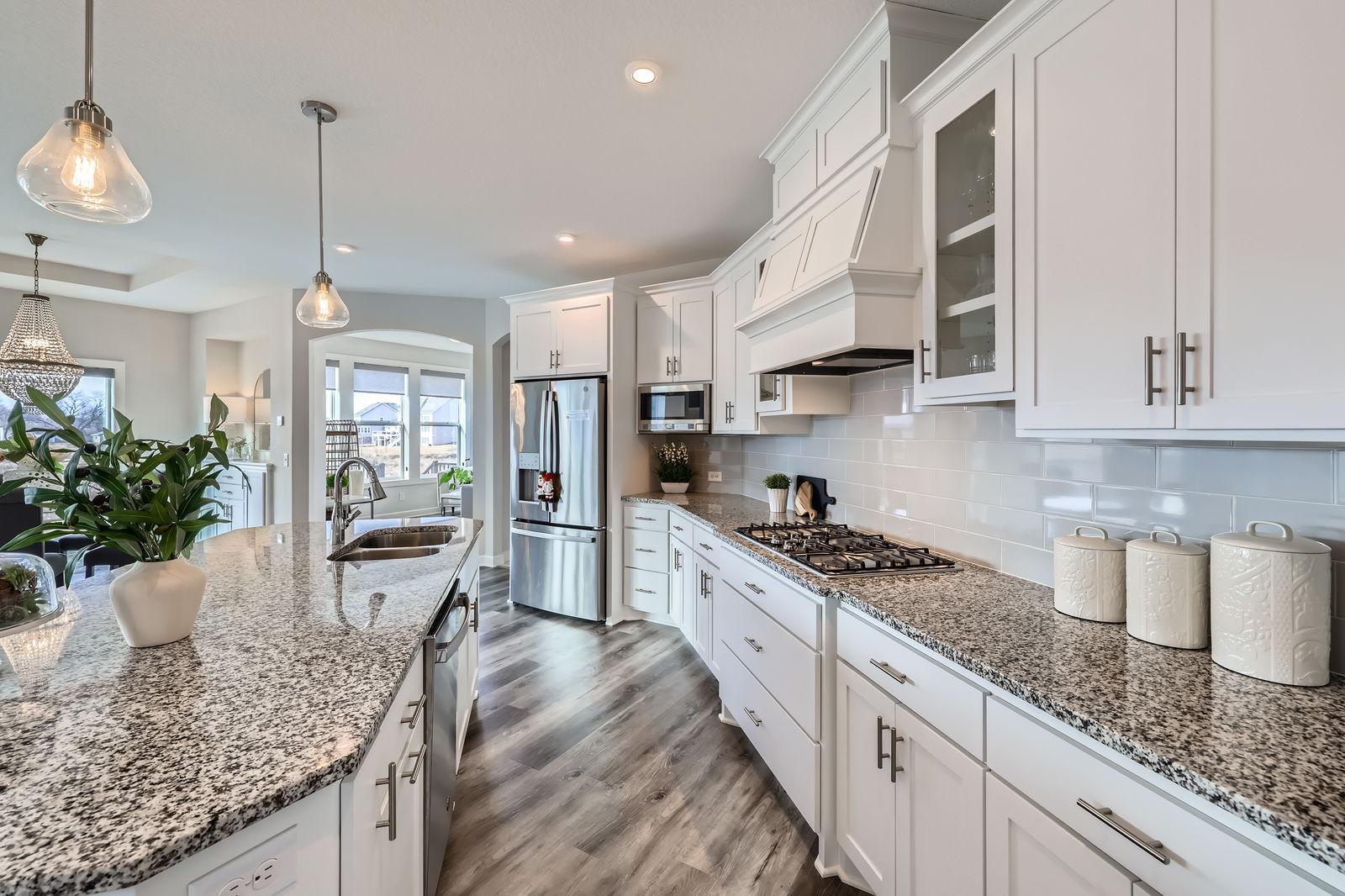 12985 Bauer Dr N - Web Quality - 012 - 18 Kitchen.jpg