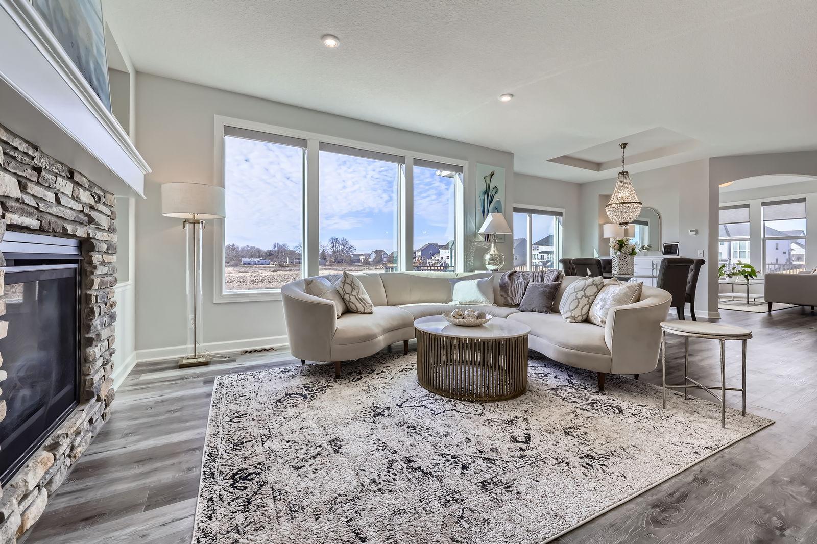 12985 Bauer Dr N - Web Quality - 006 - 07 Living Room.jpg