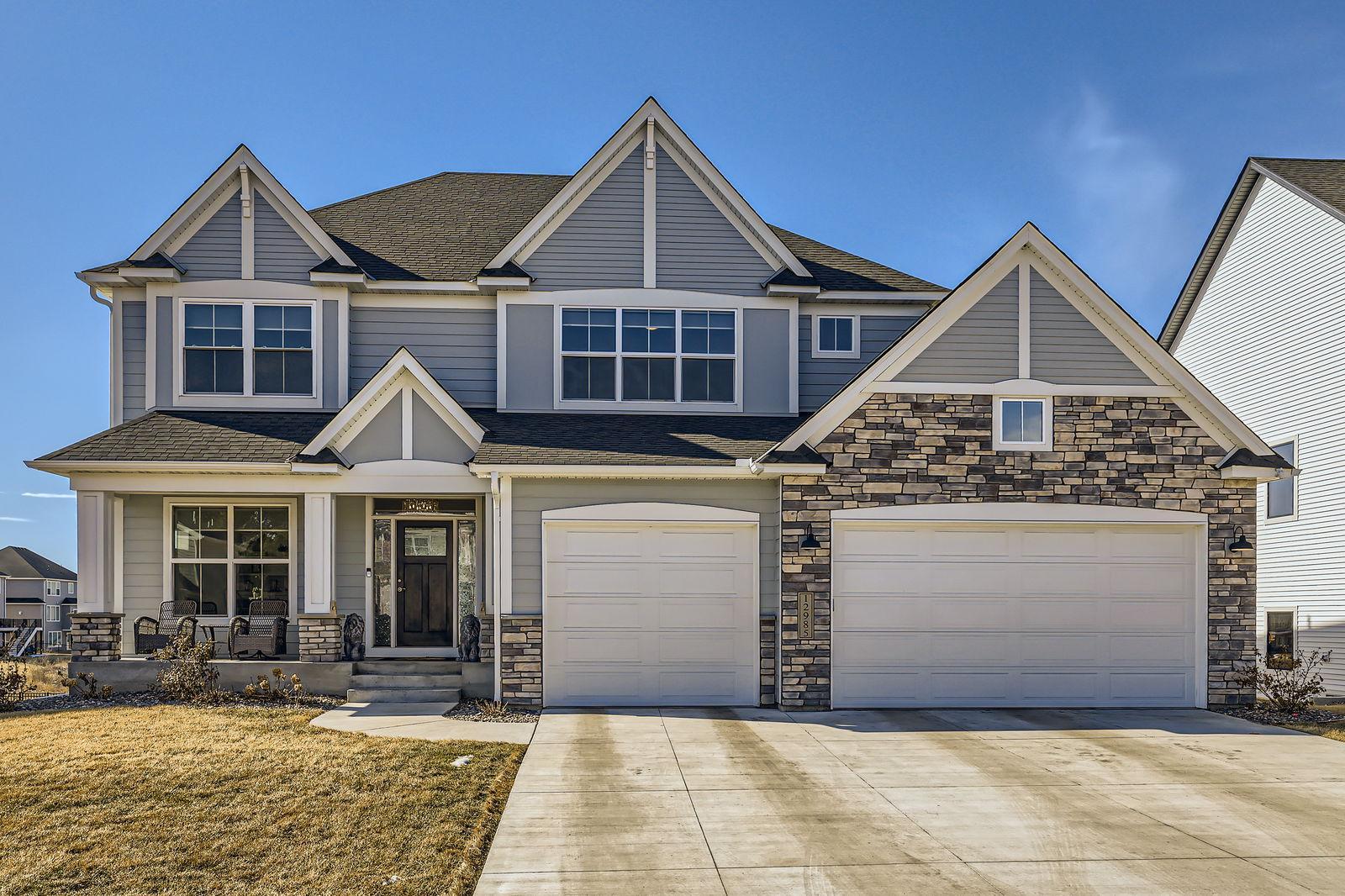 12985 Bauer Dr N - Web Quality - 001 - 01 Exterior Front.jpg