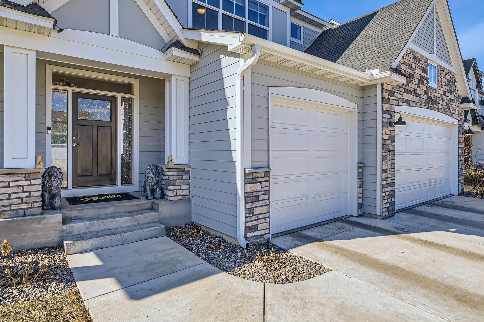 12985 Bauer Dr N - Web Quality - 003 - 03 Exterior Front Entry.jpg