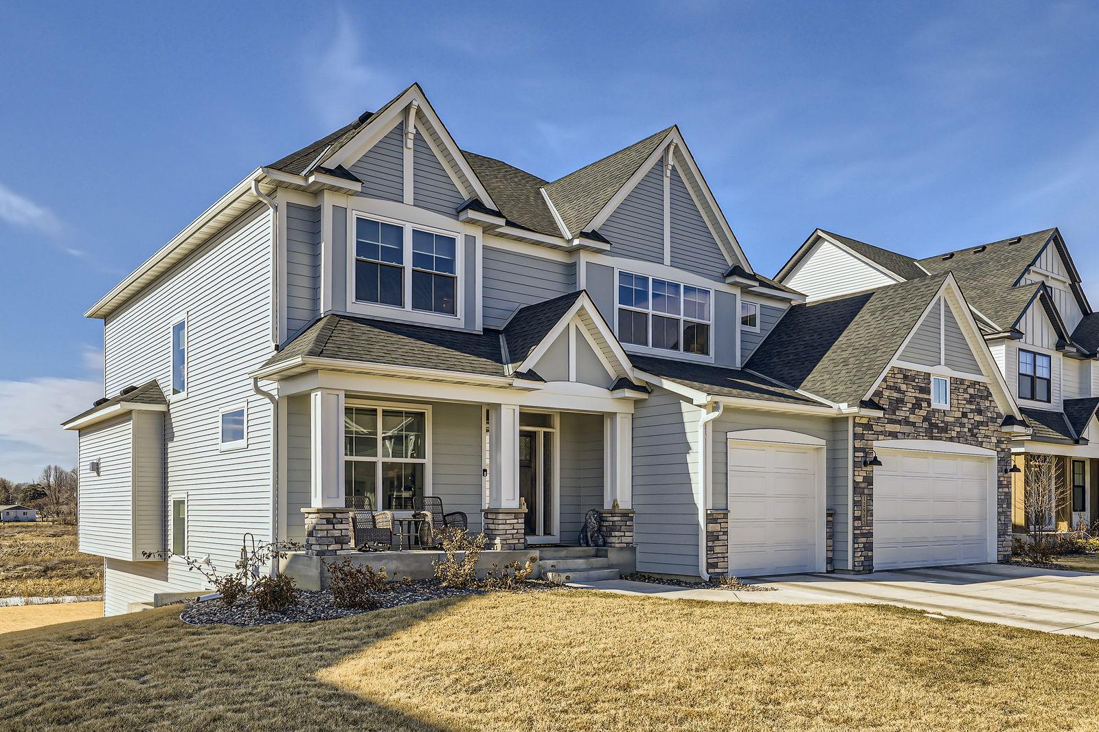 12985 Bauer Dr N - Web Quality - 002 - 02 Exterior Front.jpg