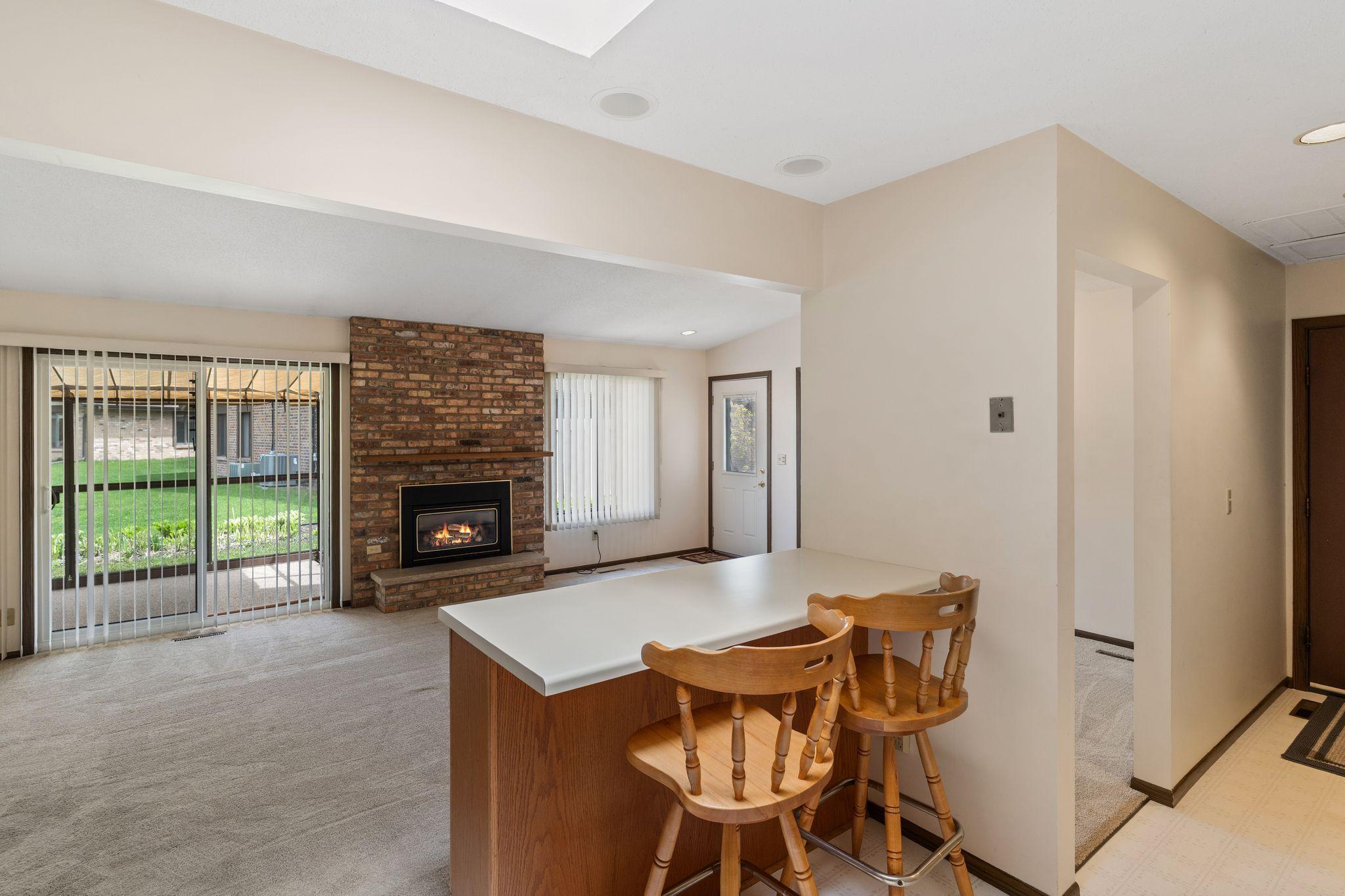 Counter from kitchen to living room