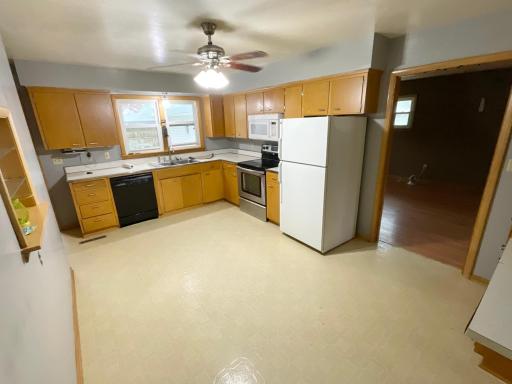 2102 W Oakland Avenue, Austin, MN 55912