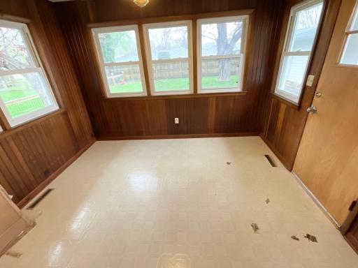2102 W Oakland Avenue, Austin, MN 55912