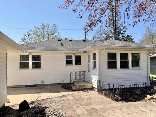 2102 W Oakland Avenue, Austin, MN 55912
