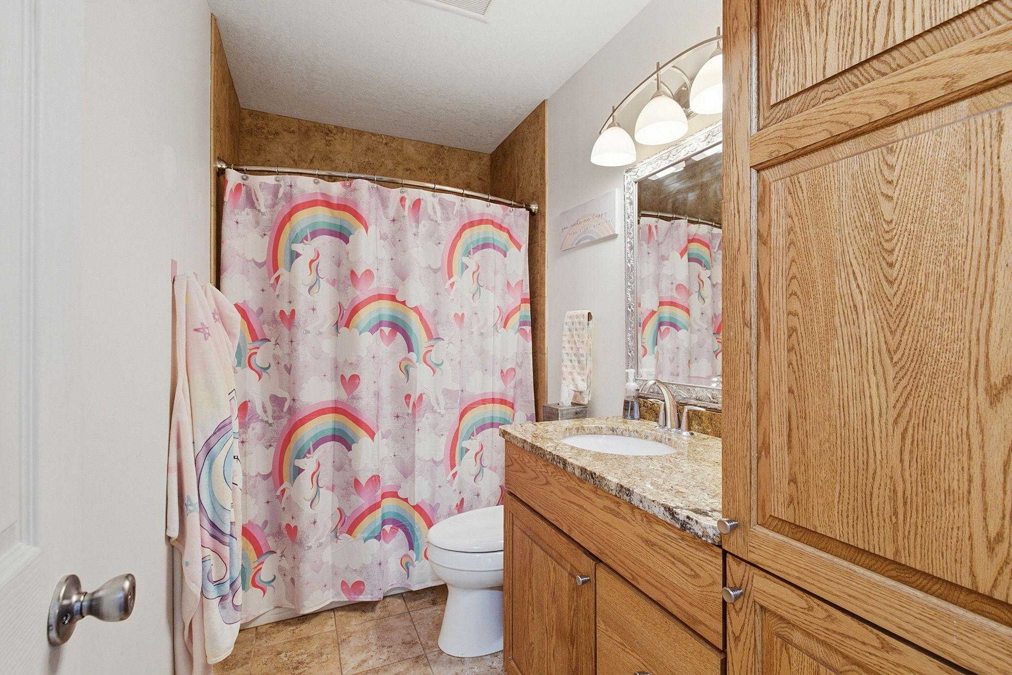 Upper level full bath