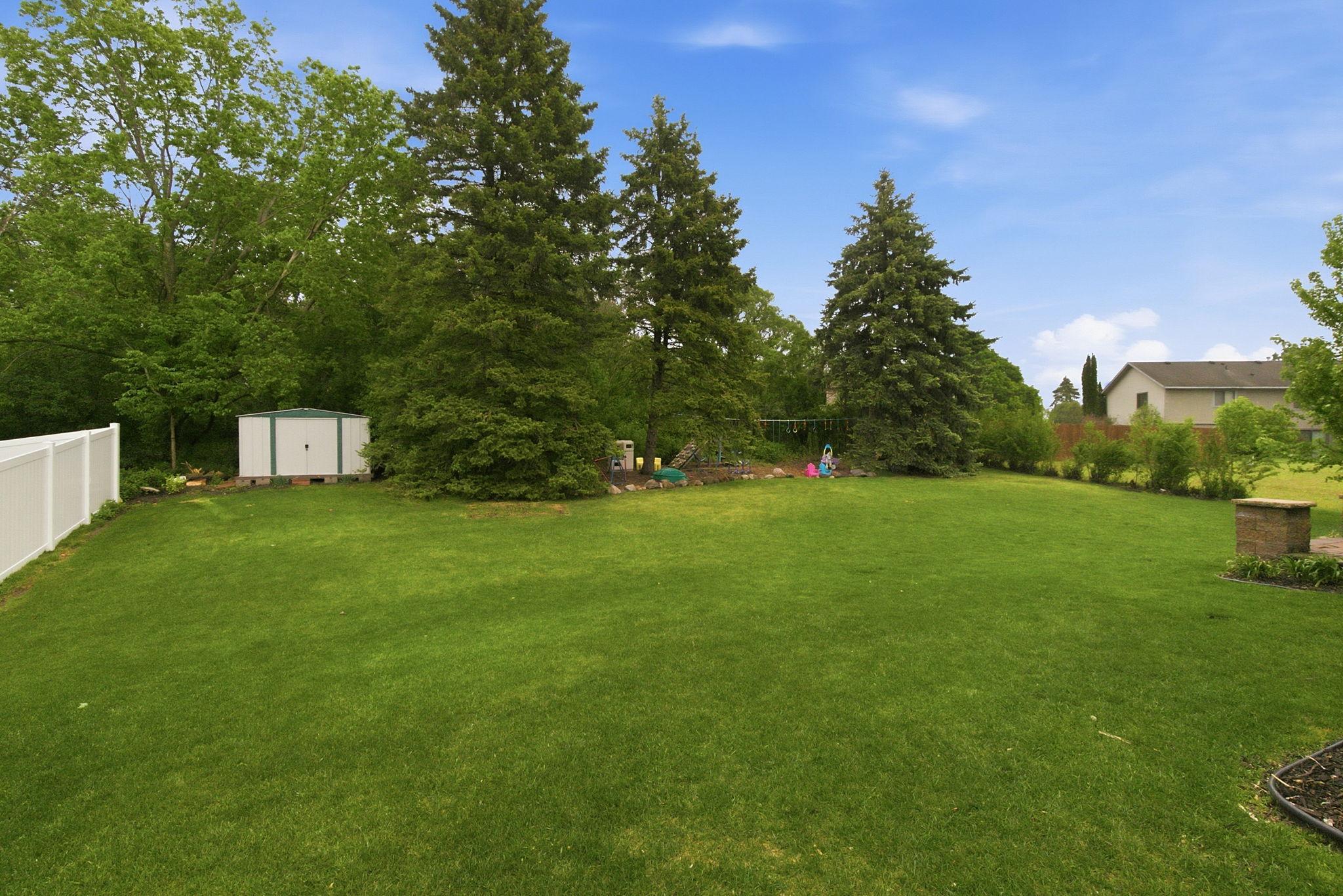 Large, flat and private backyard!