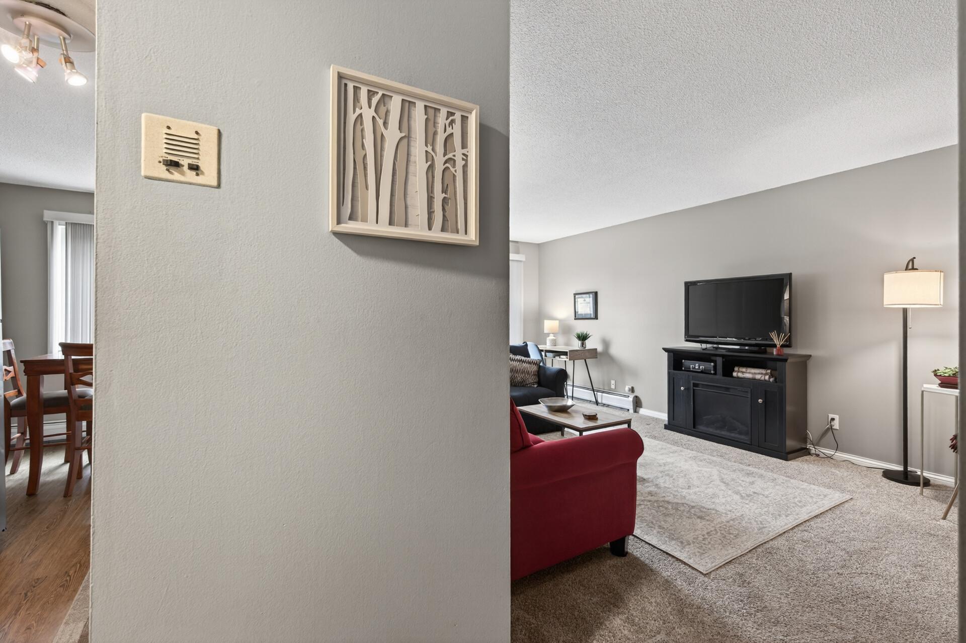 333 8th St SE 117 4.jpg