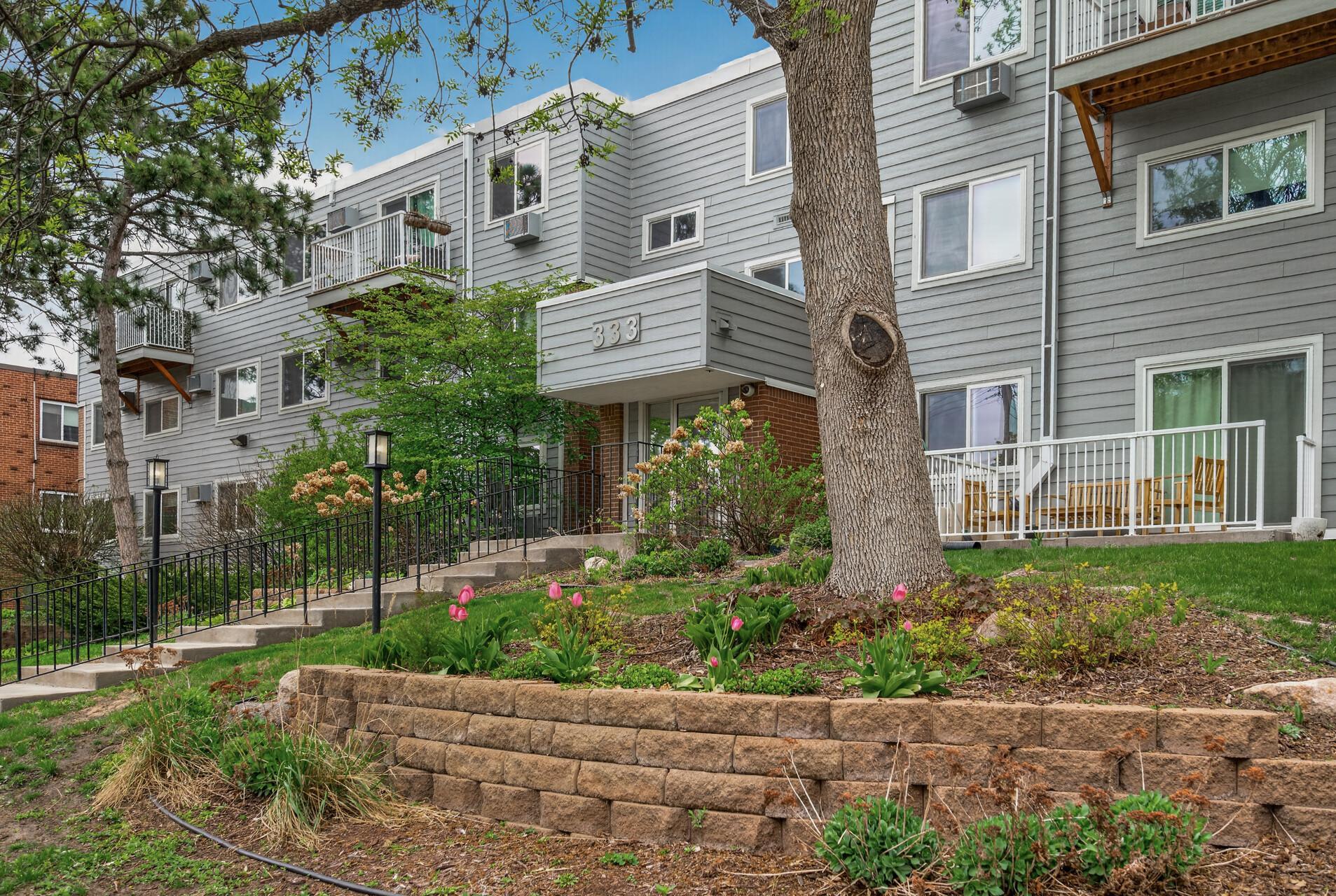 333 8th St SE 117 2.jpg