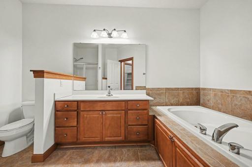 2318 Olivia Court E, Saint Paul, MN 55119