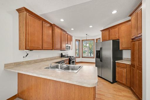 2318 Olivia Court E, Saint Paul, MN 55119