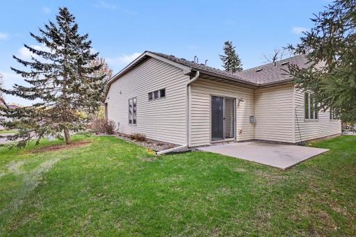 2318 Olivia Court E, Saint Paul, MN 55119