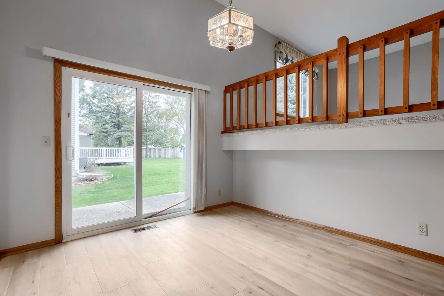 711 W Cope Ave - Dining Room - pic 2