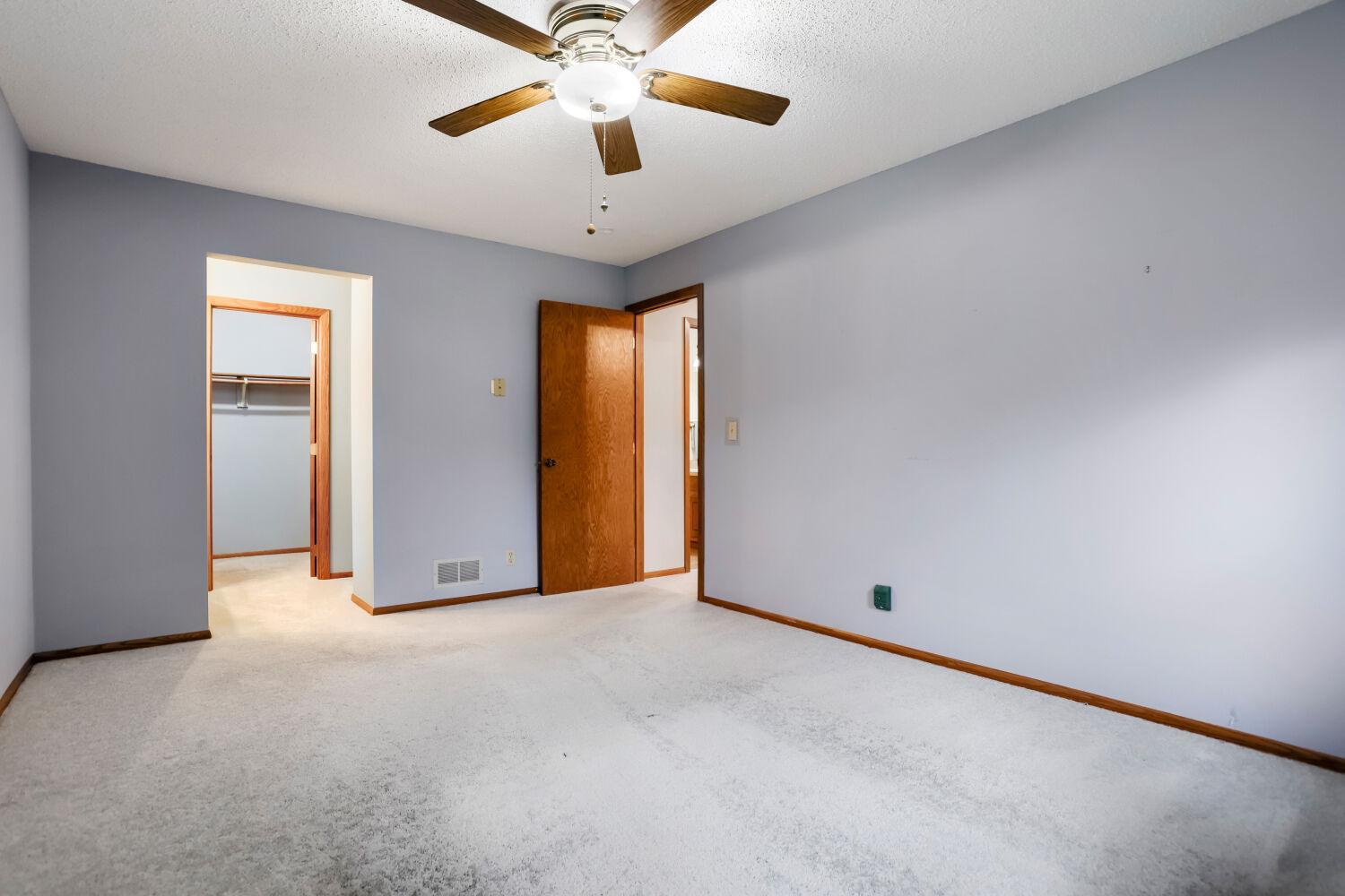 711 W Cope Ave -Primary Bedroom upper level pic 2