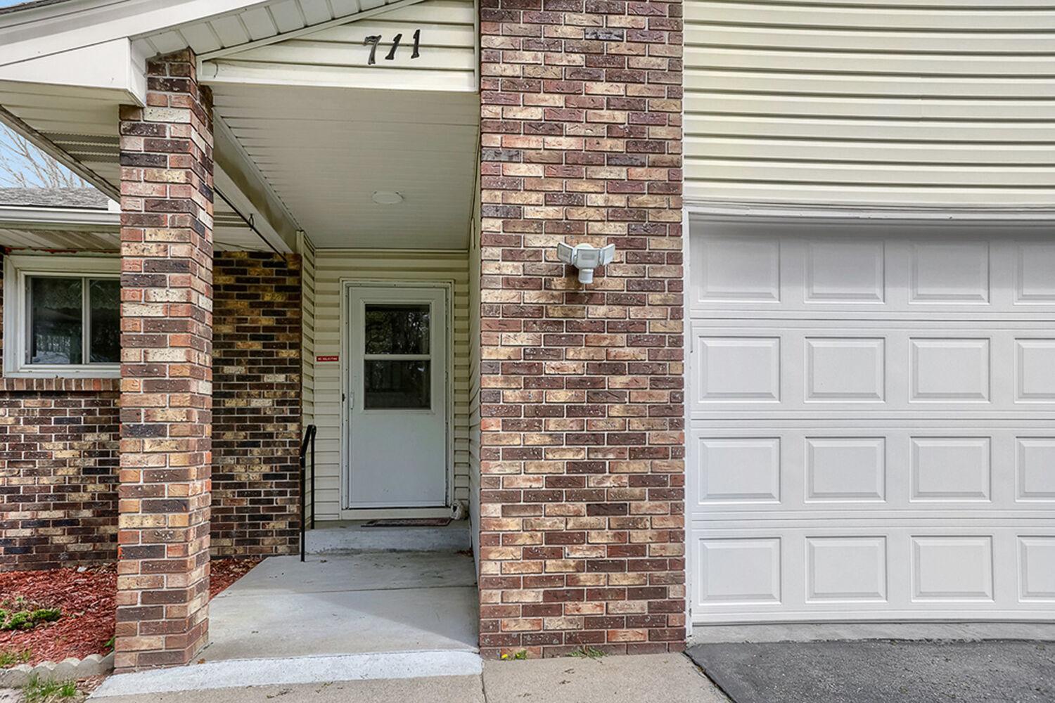 711 W Cope Ave -