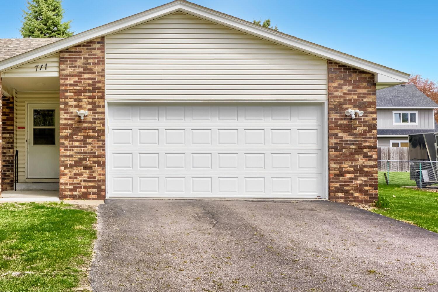 711 W Cope Ave -