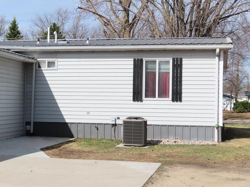 911 HAMILTON AC UNIT.jpg