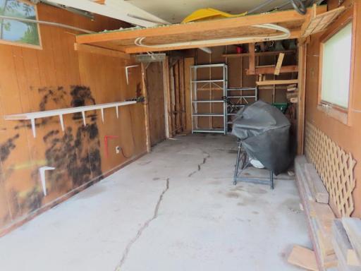 911 HAMILTON SHED INTERIOR.jpg