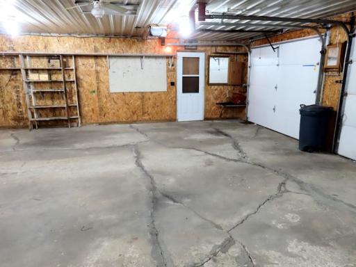 911 HAMILTON GARAGE INTERIOR TO HOUSE.jpg