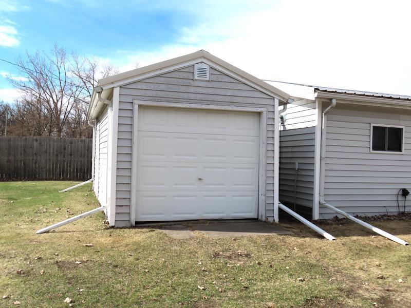 911 HAMILTON YARD SHED.jpg