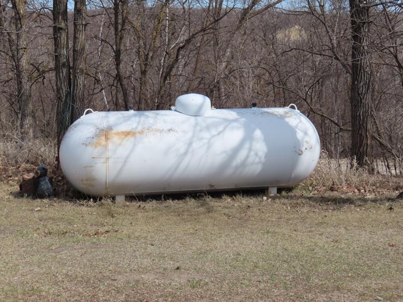 911 HAMILTON PROPANE TANK.jpg