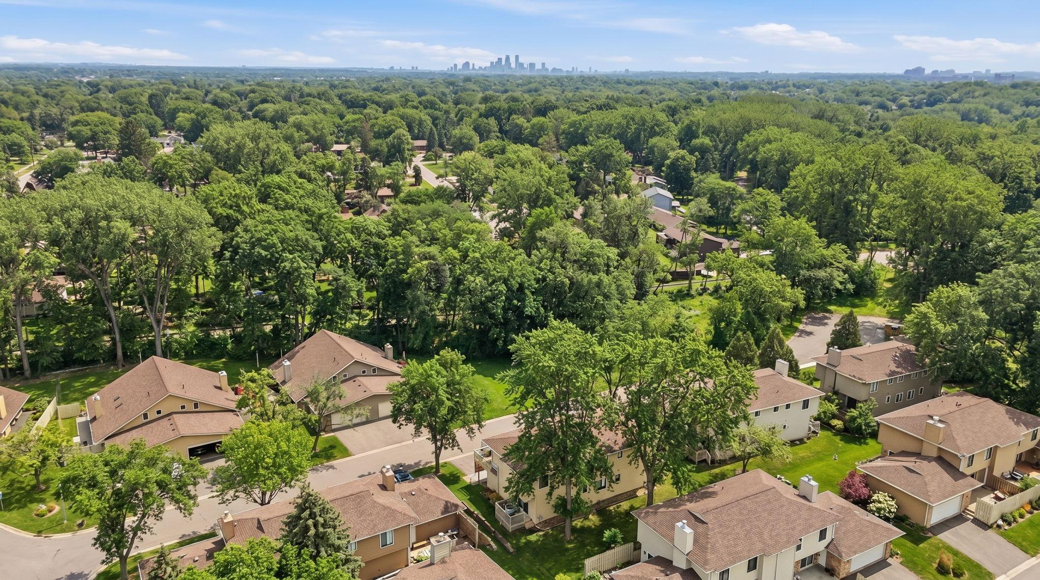 Walking distance to two lovely parks and the neighborhood pool!