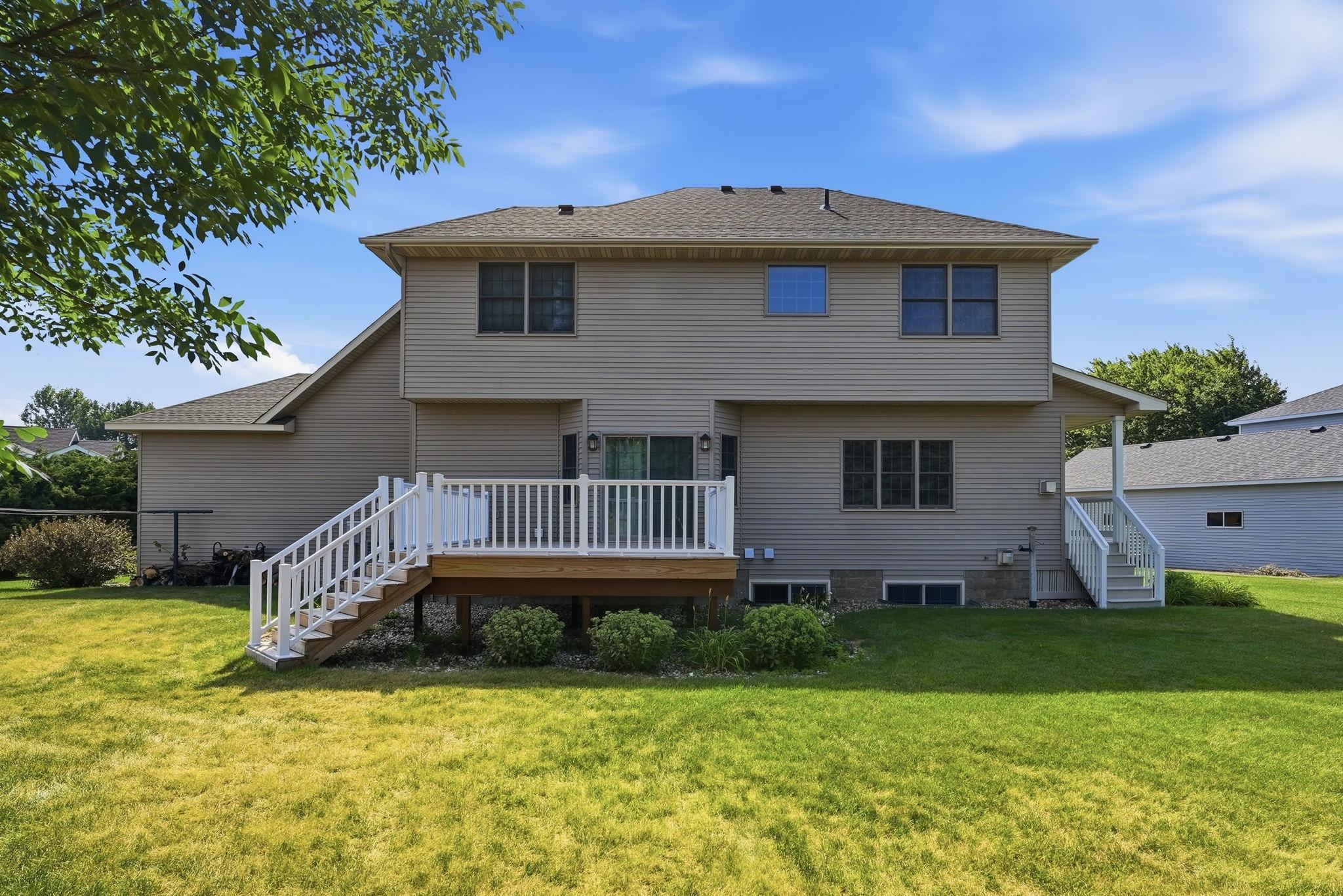 Spacious Backyard with new deck