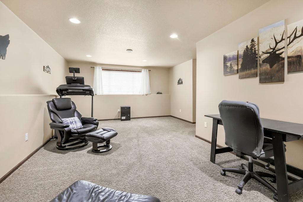 Neutral and bright, ready for you to move right in!